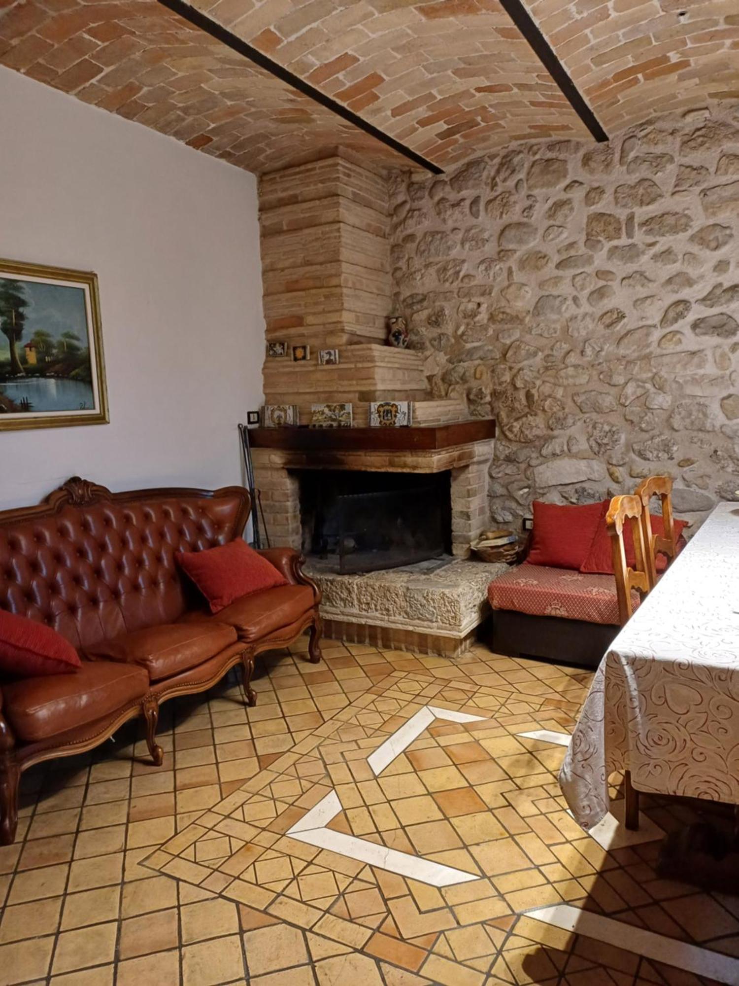 Agriturismo San Giovanni Ad Insulam Isola del Gran Sasso dʼItalia Eksteriør bilde