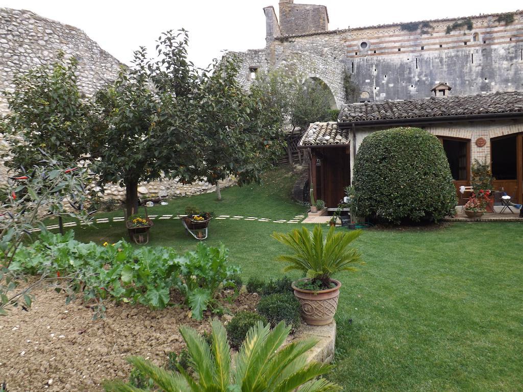Agriturismo San Giovanni Ad Insulam Isola del Gran Sasso dʼItalia Eksteriør bilde