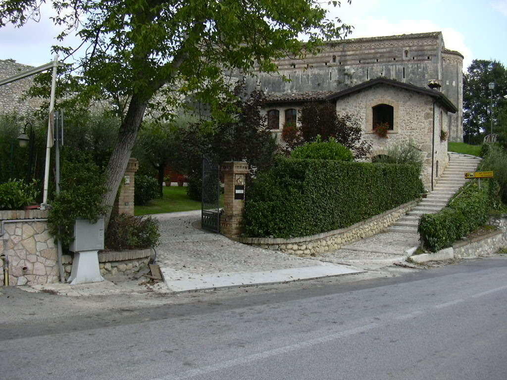 Agriturismo San Giovanni Ad Insulam Isola del Gran Sasso dʼItalia Eksteriør bilde