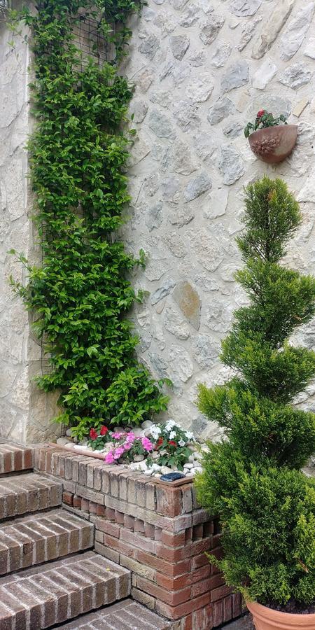 Agriturismo San Giovanni Ad Insulam Isola del Gran Sasso dʼItalia Eksteriør bilde